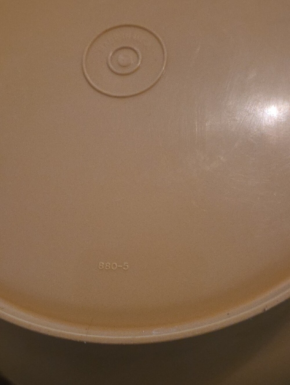 VTG Tupperware Yellow salad Bowl with Lid - Picture 4 of 6